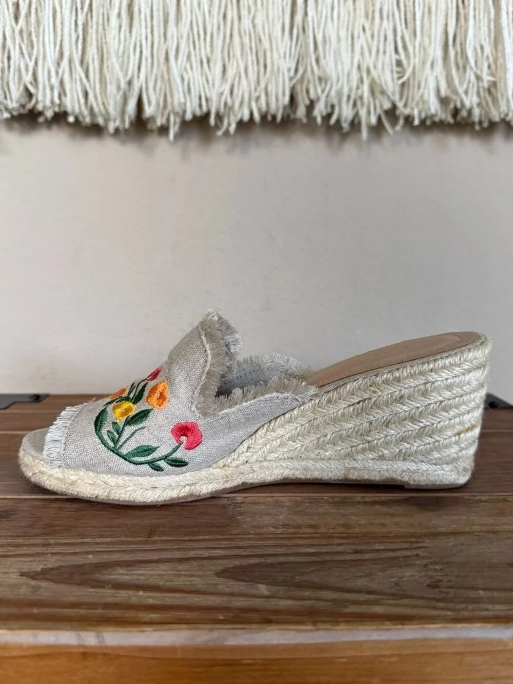 Ralph Lauren Carlynda Beige Embroidered Floral Open Toe Espadrille Wedge Size 6